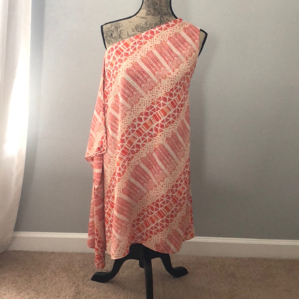 One shoulder dress